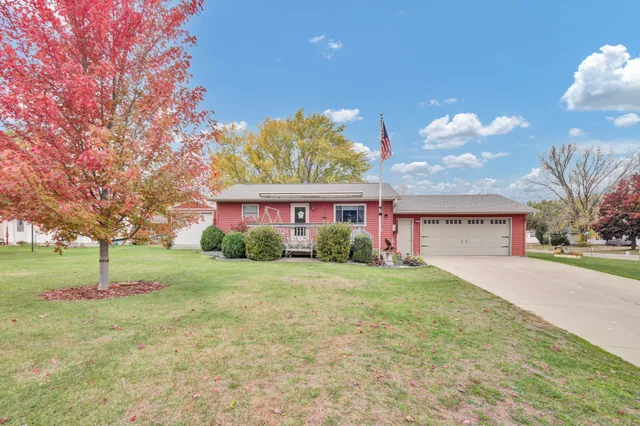 $330,000 | 1175 Valley View Road, Lake City, MN 55041