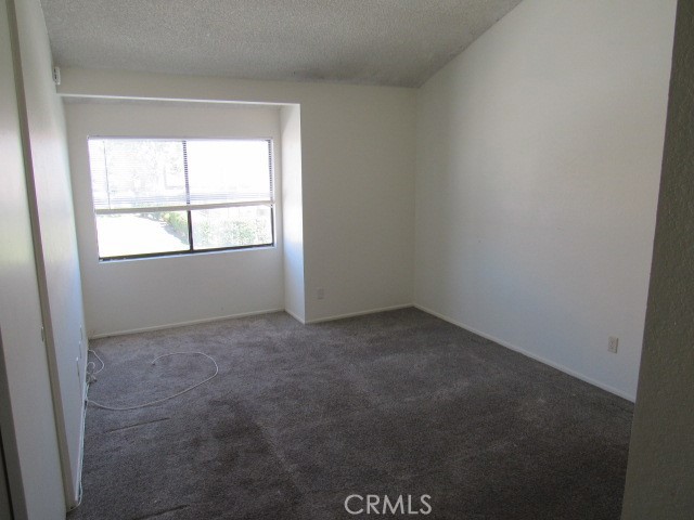 44583 La Paz Road Temecula, CA 92592 - Photo 17 of 32 Main bedroom