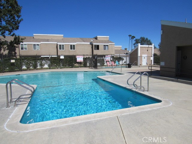 44583 La Paz Road Temecula, CA 92592 - Photo 26 of 32 main pool