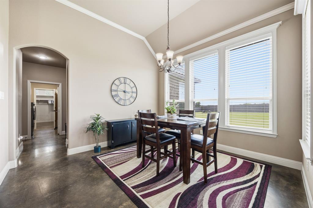 6621 Singleton Road Midlothian, TX 76065 - Photo 5 of 32 Wonderful natural light.