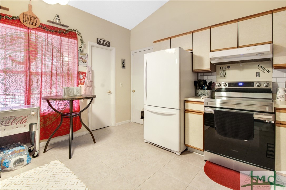 113 North Leeds Gate Road Savannah, GA 31406 - Photo 5 of 14 Kitchen