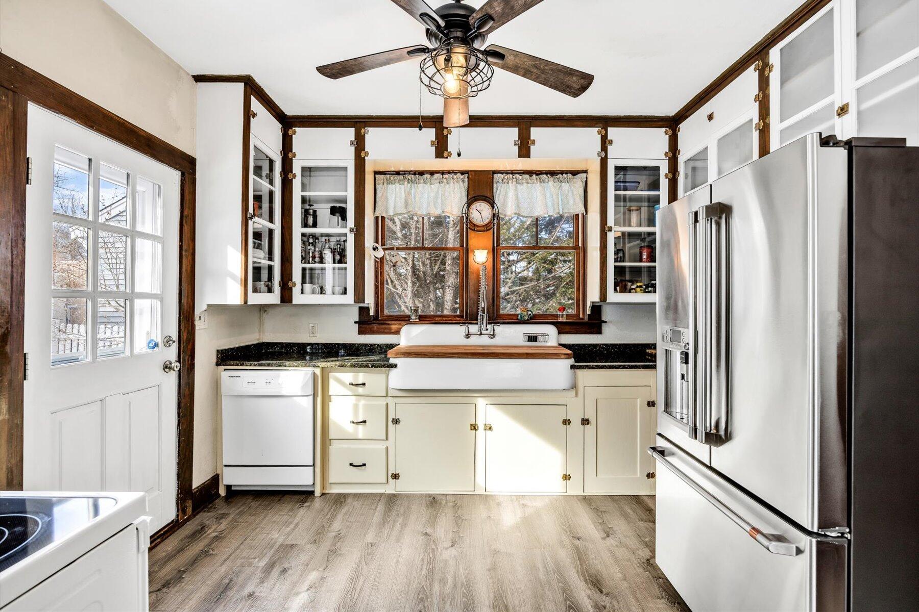 896 Sandwich Road Sagamore, MA 02561 - Photo 5 of 28 40-889A4150