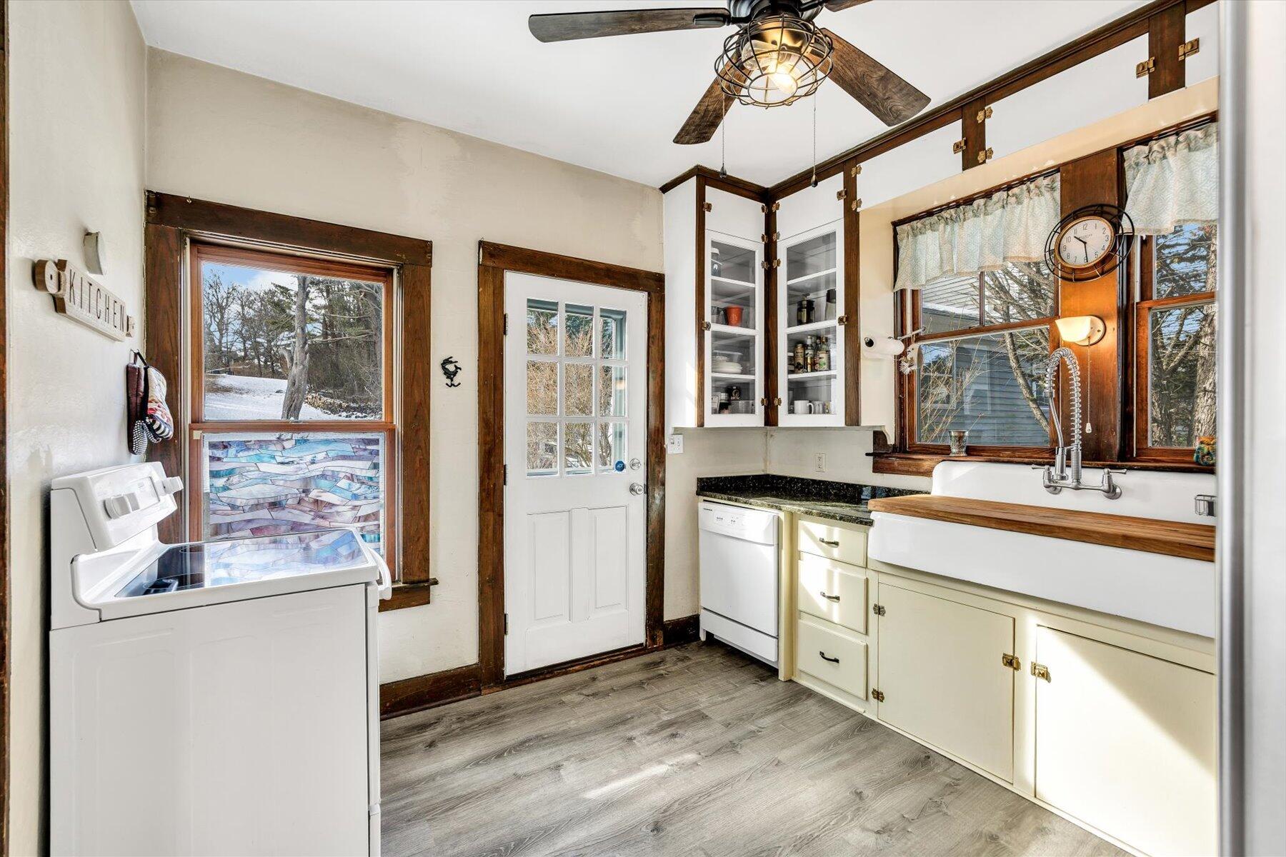 896 Sandwich Road Sagamore, MA 02561 - Photo 6 of 28 42-889A4165