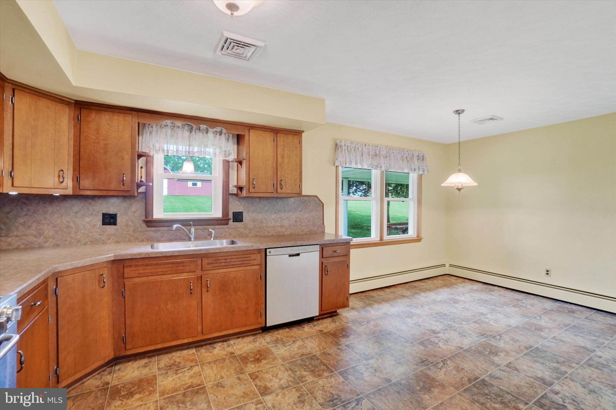 144 Ridgeview Road Seven Valleys, PA 17360 - Photo 5 of 29 Kitchen