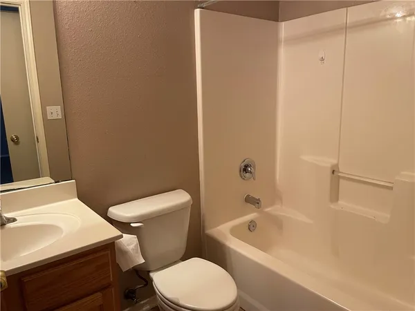 $1,600 | 1742 Overland Trail, Corpus Christi, TX 78410