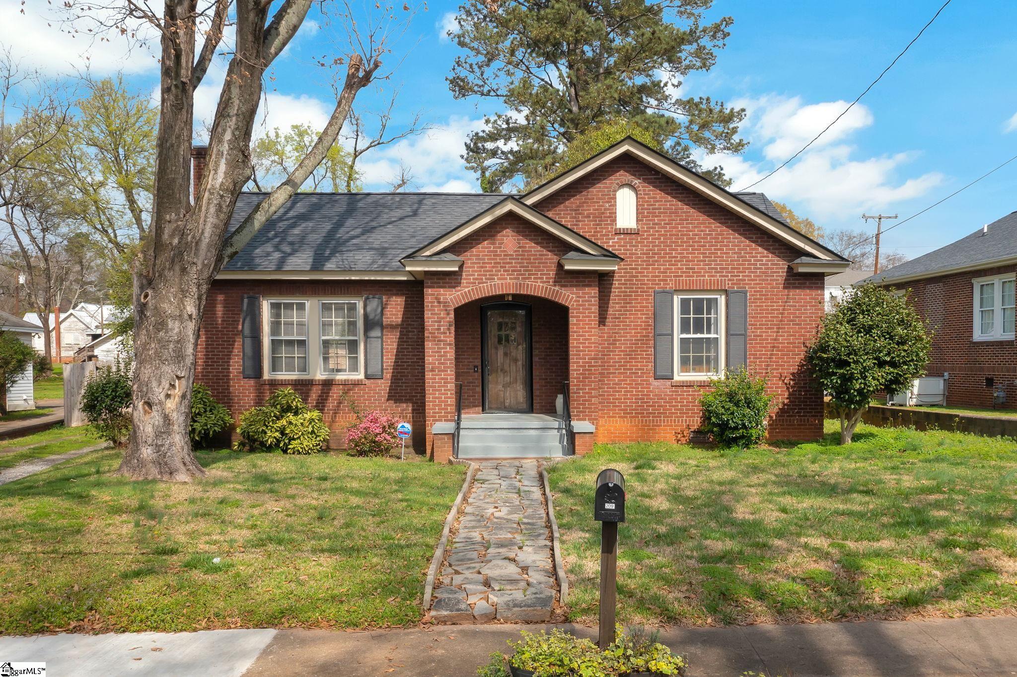 209 Cater Street Anderson, SC 29621 - Photo 2 of 36