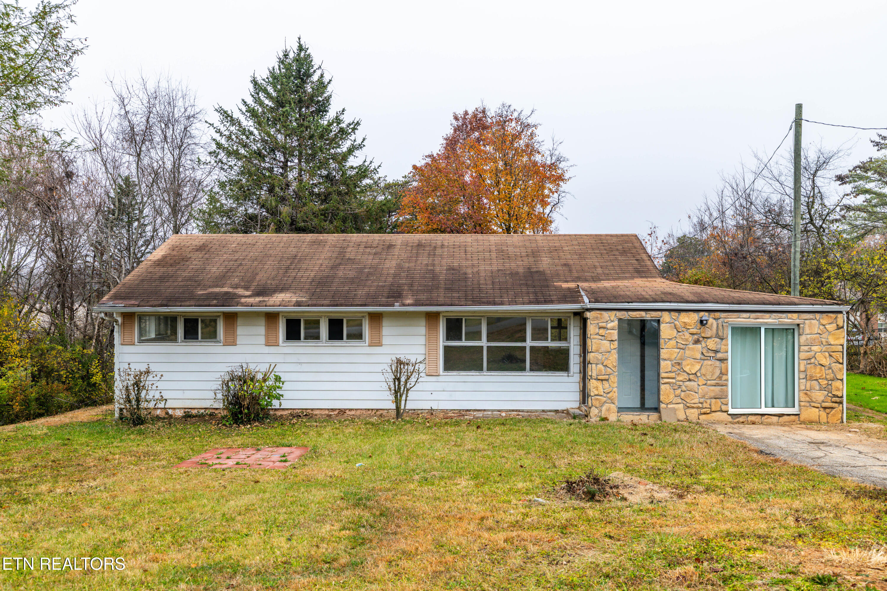 4520 Nicholas Road Northwest Knoxville, TN 37912 - Photo 4 of 27 755A0853-Edit