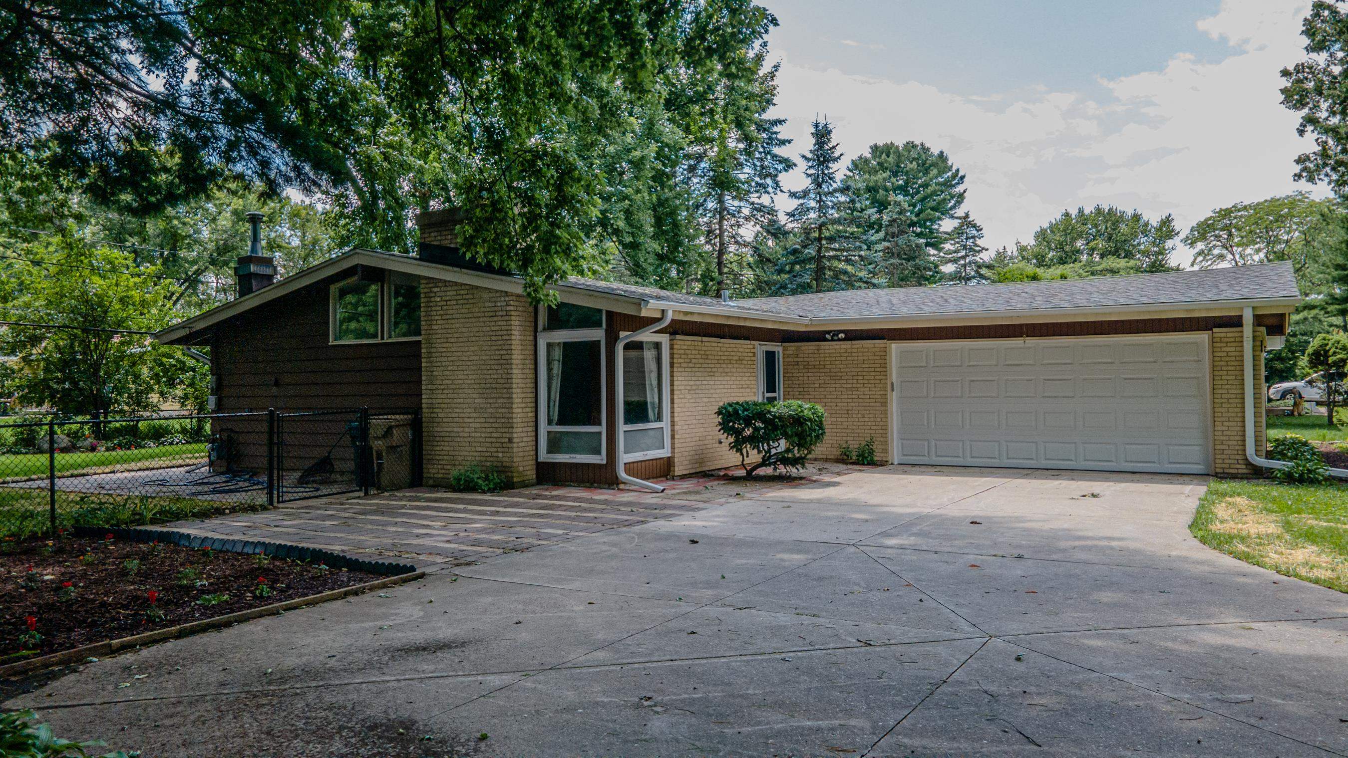 5813 Barton Road Madison, WI 53711 - Photo 1 of 1