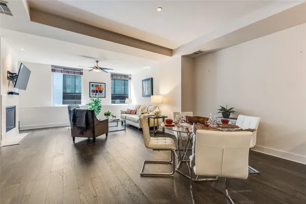 $2,600 | 1505 Elm Street, Unit 204, Dallas, TX 75201