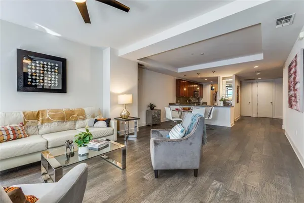 $2,600 | 1505 Elm Street, Unit 204, Dallas, TX 75201