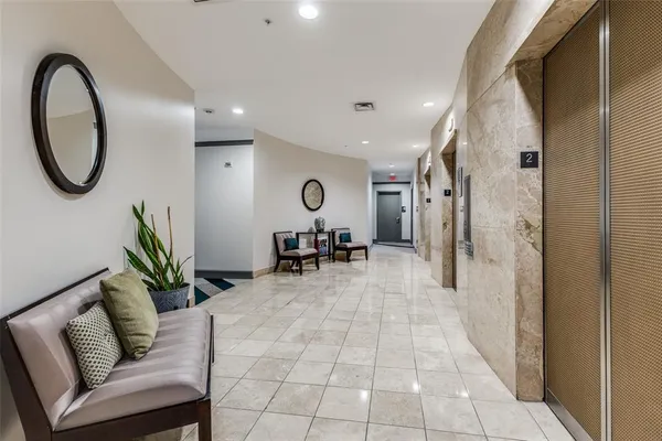 $2,600 | 1505 Elm Street, Unit 204, Dallas, TX 75201