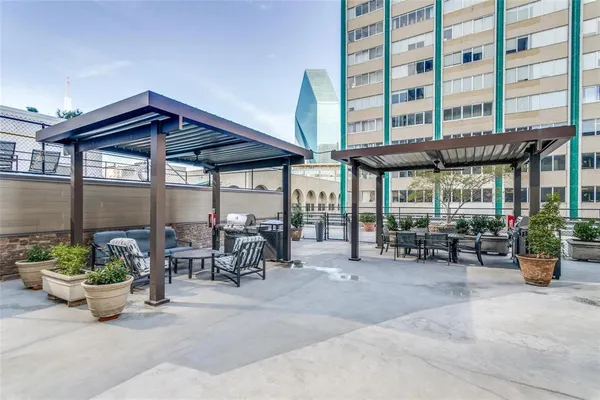 $2,600 | 1505 Elm Street, Unit 204, Dallas, TX 75201