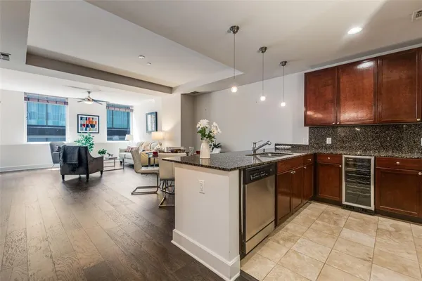 $2,600 | 1505 Elm Street, Unit 204, Dallas, TX 75201