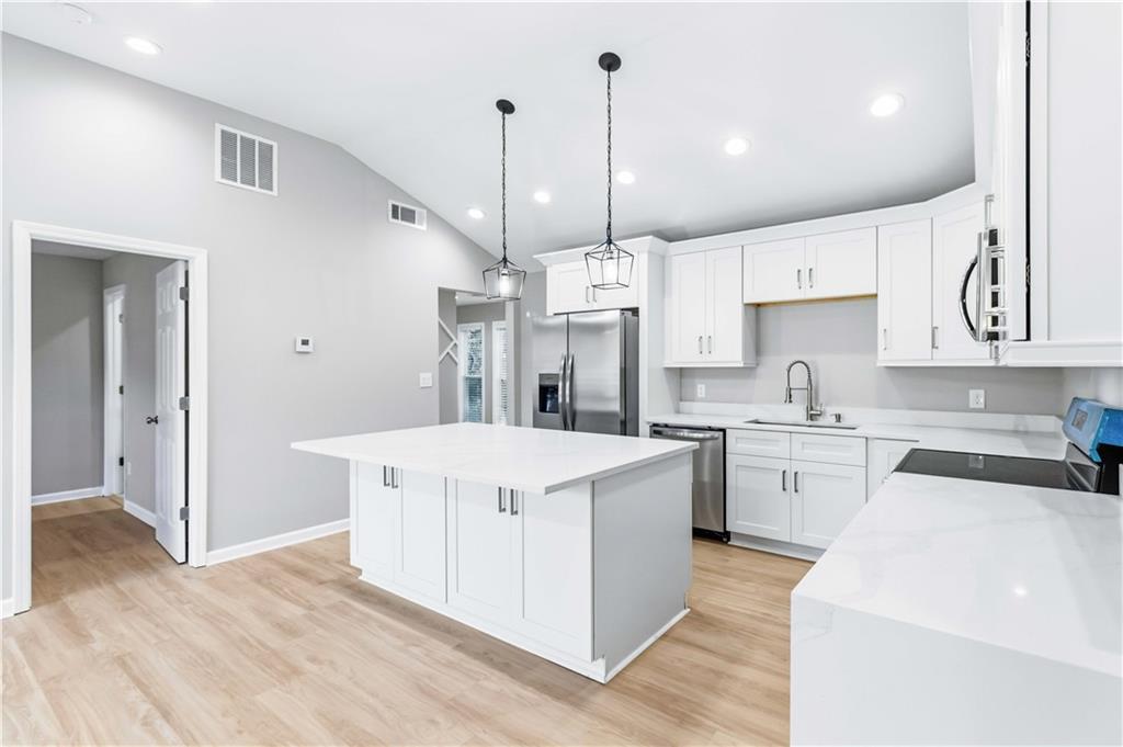 3790 Brook Way Southwest Atlanta, GA 30331 - Photo 6 of 21