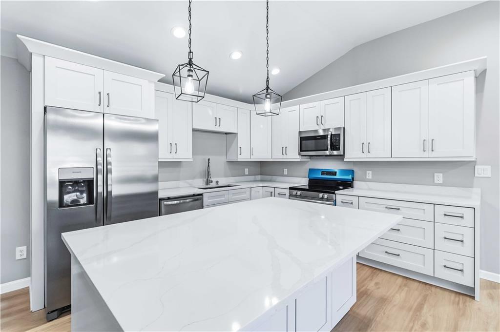 3790 Brook Way Southwest Atlanta, GA 30331 - Photo 8 of 21