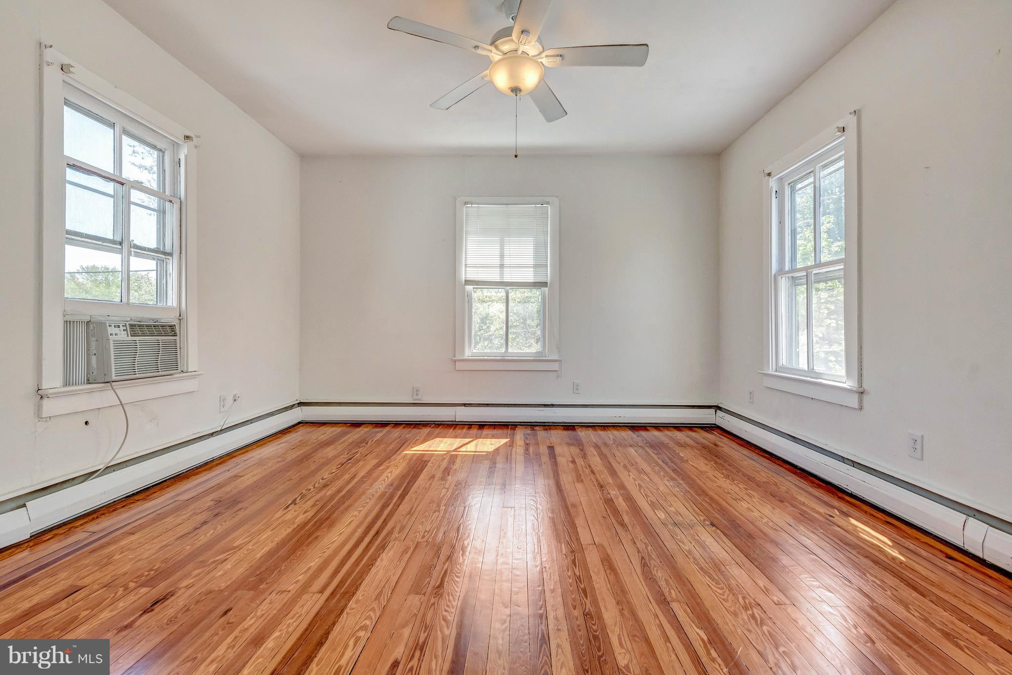 18031 Barnesville Road Barnesville, MD 20838 - Photo 26 of 30 Bedroom #3