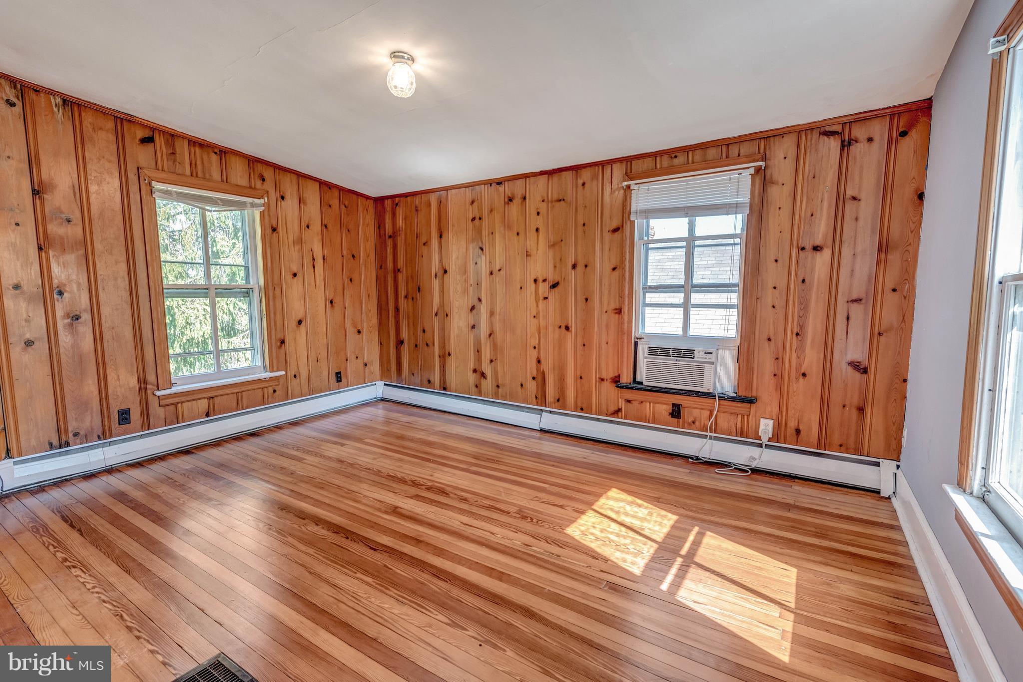 18031 Barnesville Road Barnesville, MD 20838 - Photo 27 of 30 Bedroom #4 (or den)