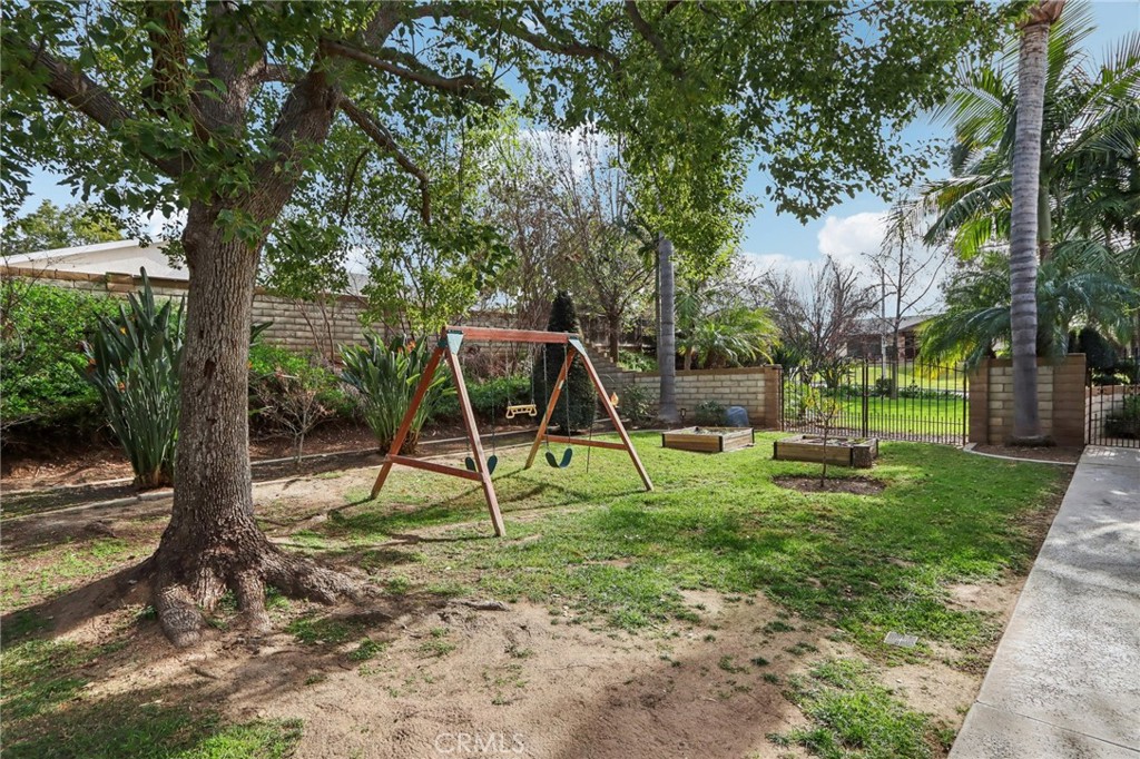 1241 Tiger Tail Drive Riverside, CA 92506 - Photo 27 of 34