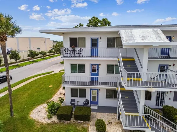 $1,750 | 8080 112th Street North, Unit 301, Seminole, FL 33772