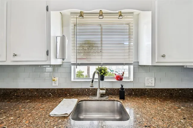 $1,750 | 8080 112th Street North, Unit 301, Seminole, FL 33772