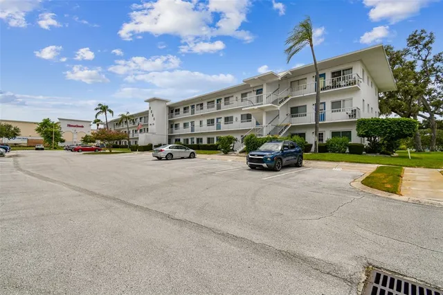 $1,750 | 8080 112th Street North, Unit 301, Seminole, FL 33772