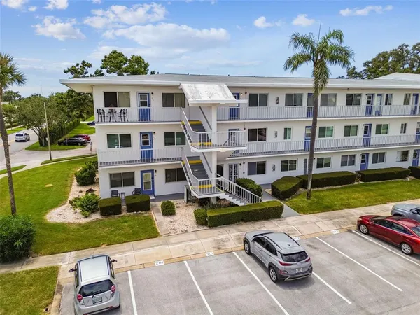 $1,750 | 8080 112th Street North, Unit 301, Seminole, FL 33772