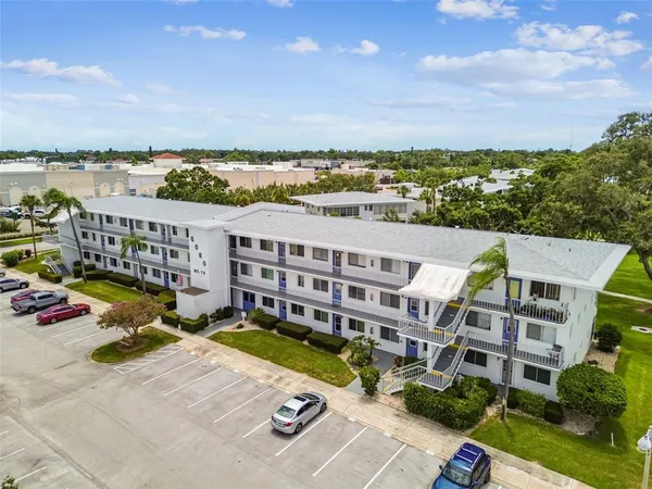 $1,750 | 8080 112th Street North, Unit 301, Seminole, FL 33772