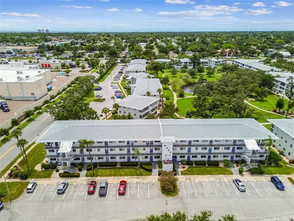 $1,750 | 8080 112th Street North, Unit 301, Seminole, FL 33772