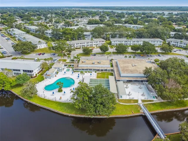 $1,750 | 8080 112th Street North, Unit 301, Seminole, FL 33772