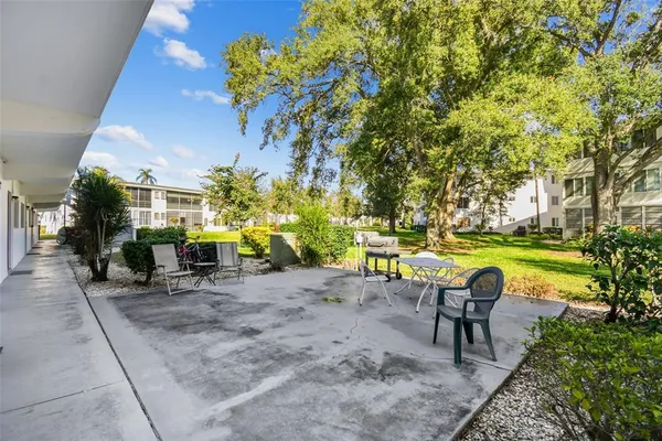 $1,750 | 8080 112th Street North, Unit 301, Seminole, FL 33772