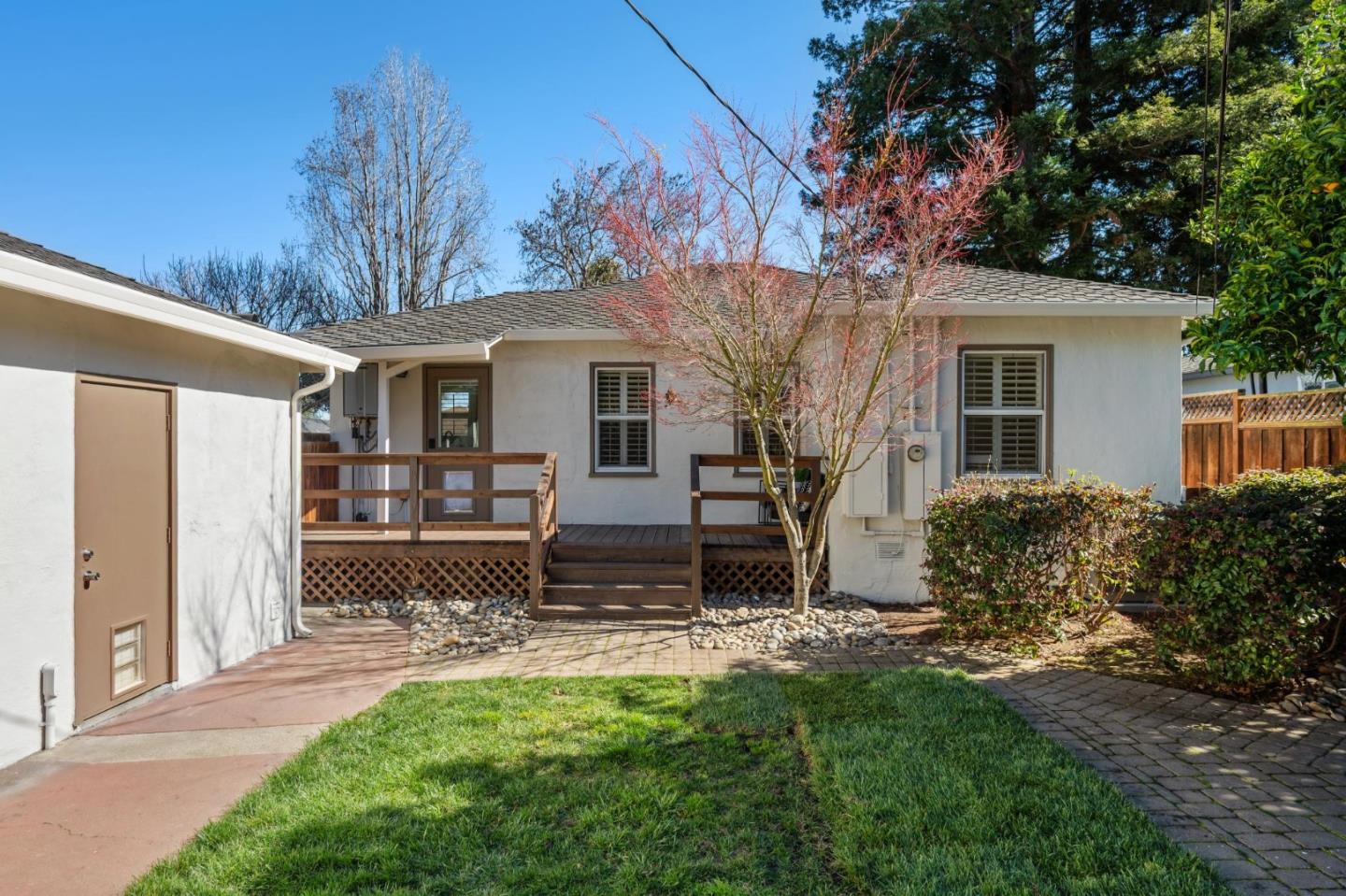 1035 Henderson Avenue Menlo Park, CA 94025 - Photo 29 of 38 a view of a house with backyard and a tree