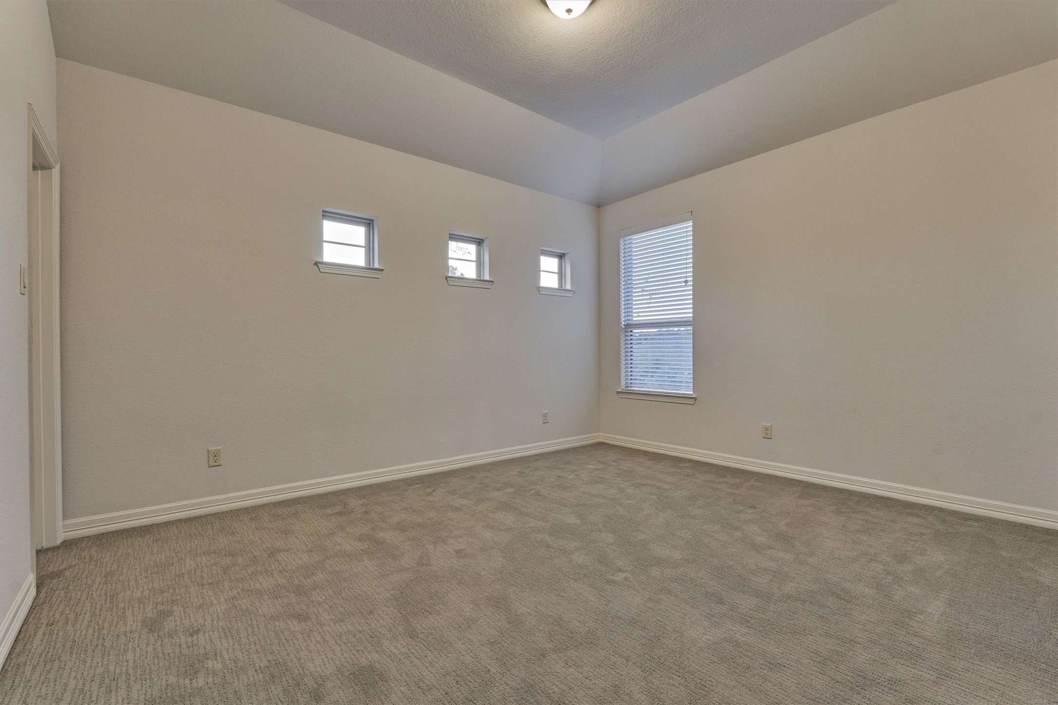 414 Mill Creek Road Pinehurst, TX 77362 - Photo 36 of 43 Bedroom 3