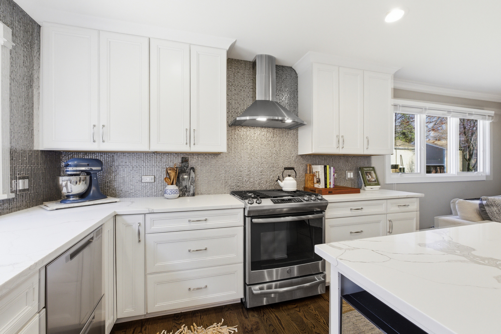 2105 Timber Lane Wheaton, IL 60189 - Photo 11 of 28