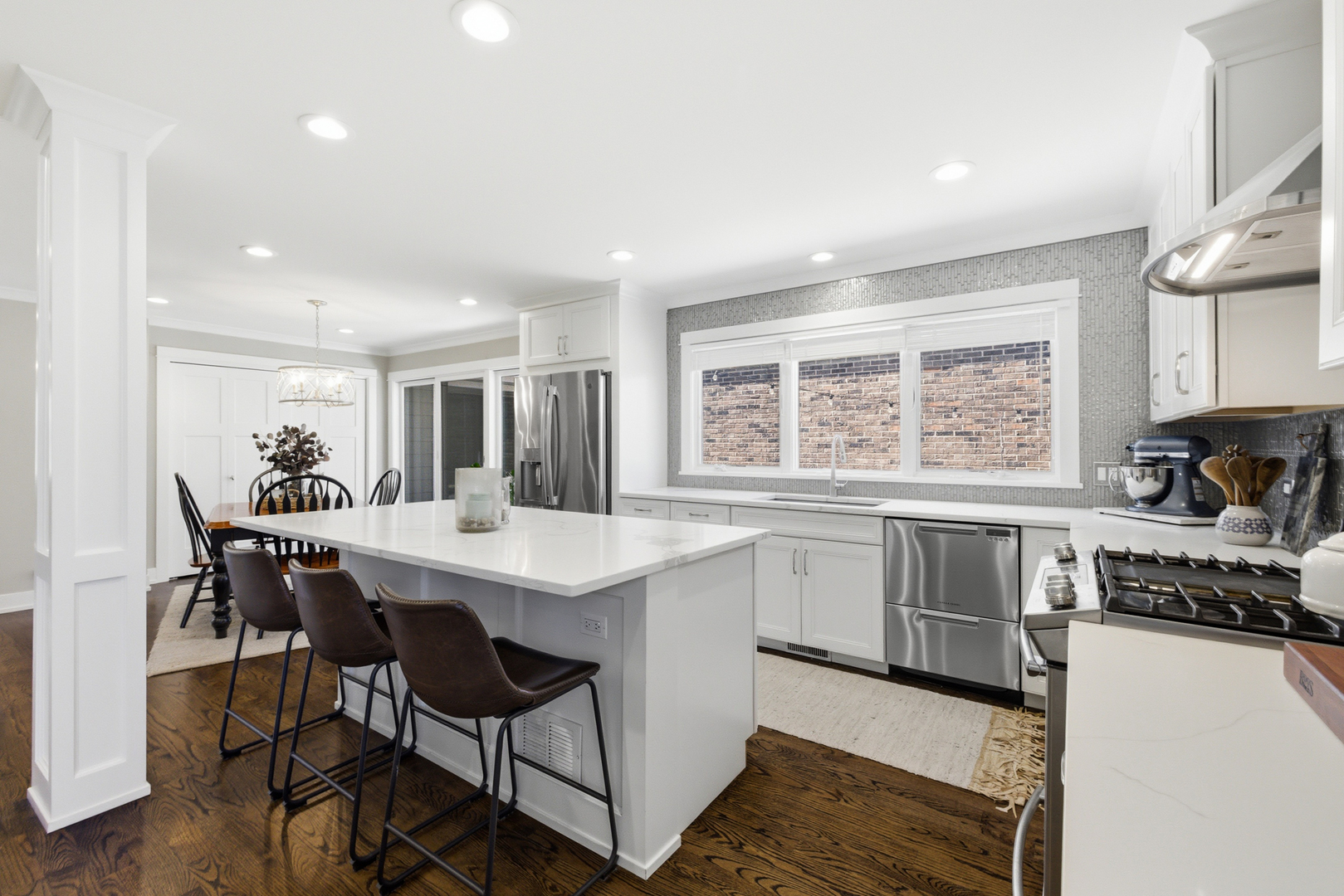 2105 Timber Lane Wheaton, IL 60189 - Photo 13 of 28