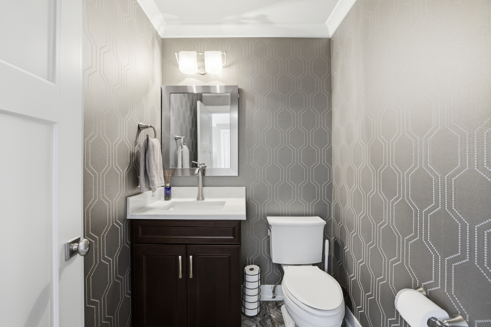 2105 Timber Lane Wheaton, IL 60189 - Photo 16 of 28