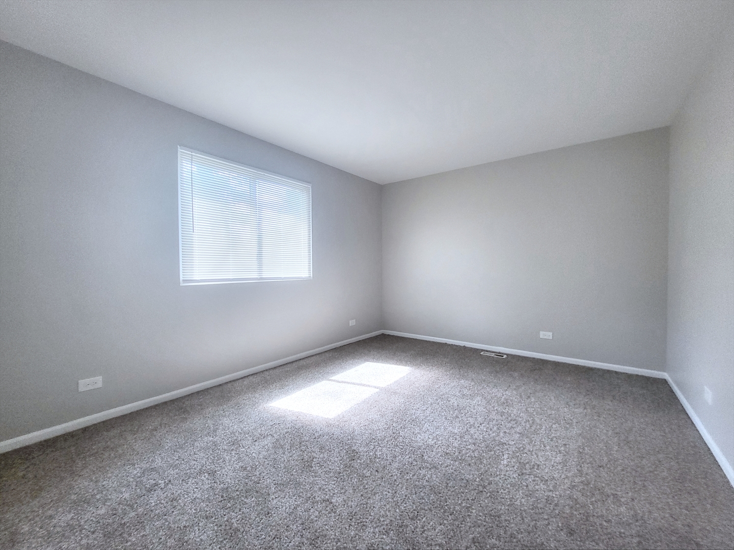 14326 Irving Avenue Dolton, IL 60419 - Photo 26 of 31 an empty room with a window