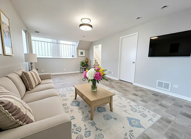 $206,000 | 14326 Irving Avenue, Dolton, IL 60419