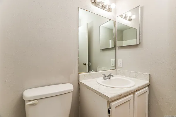 $1,225 | 7802 Richard Frank Way, Unit 2, San Antonio, TX 78240