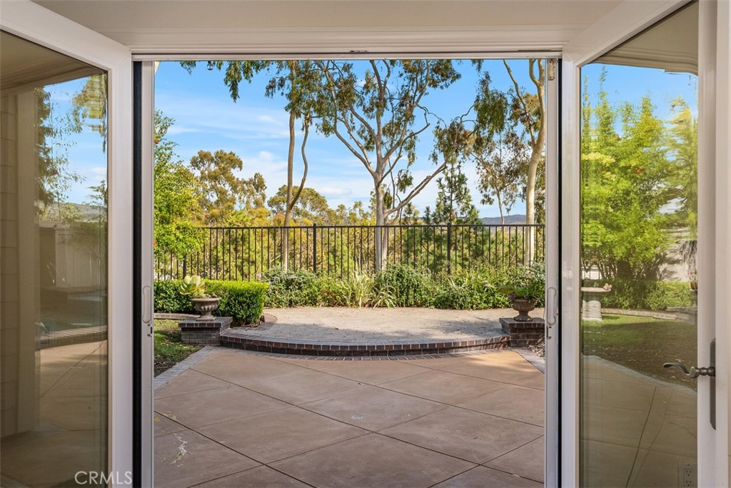26 Southern Wood Irvine, CA 92603 - Photo 12 of 31 a view of a garden from a window