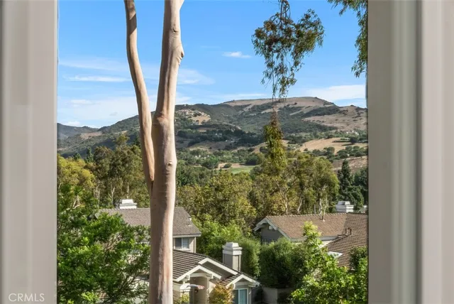 a view of a window with outside view