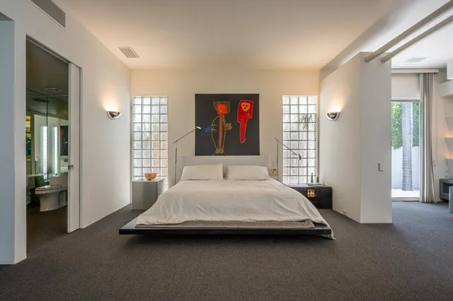 $25,000 | 520 West VÃa Lola, Palm Springs, CA 92262