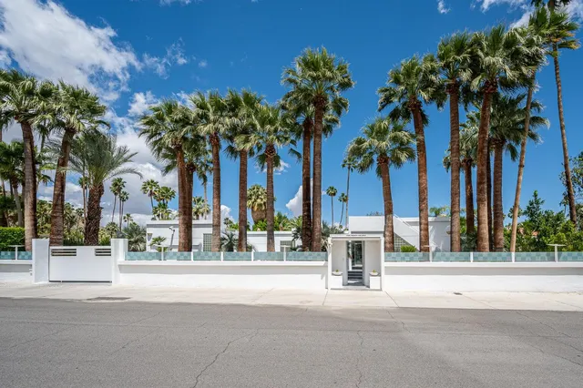 $25,000 | 520 West VÃa Lola, Palm Springs, CA 92262