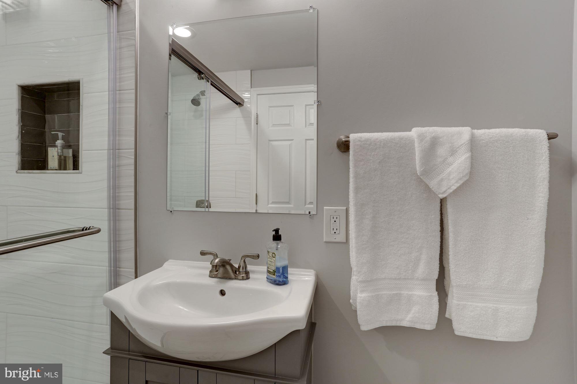 2543 Waterside Drive Northwest Washington, DC 20008 - Photo 15 of 41 In-Law Suite Full Bath
