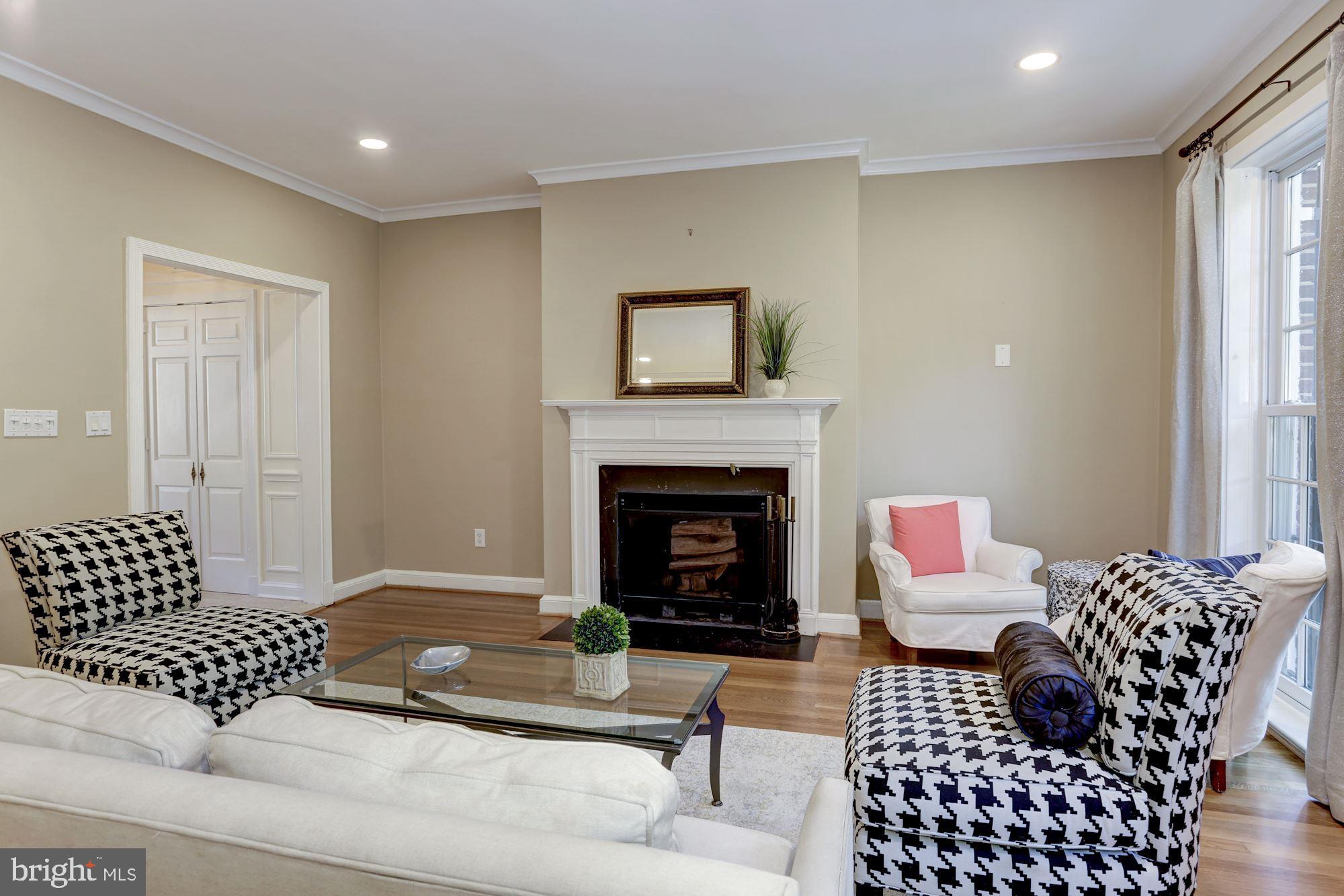 2543 Waterside Drive Northwest Washington, DC 20008 - Photo 19 of 41 Formal Living Room