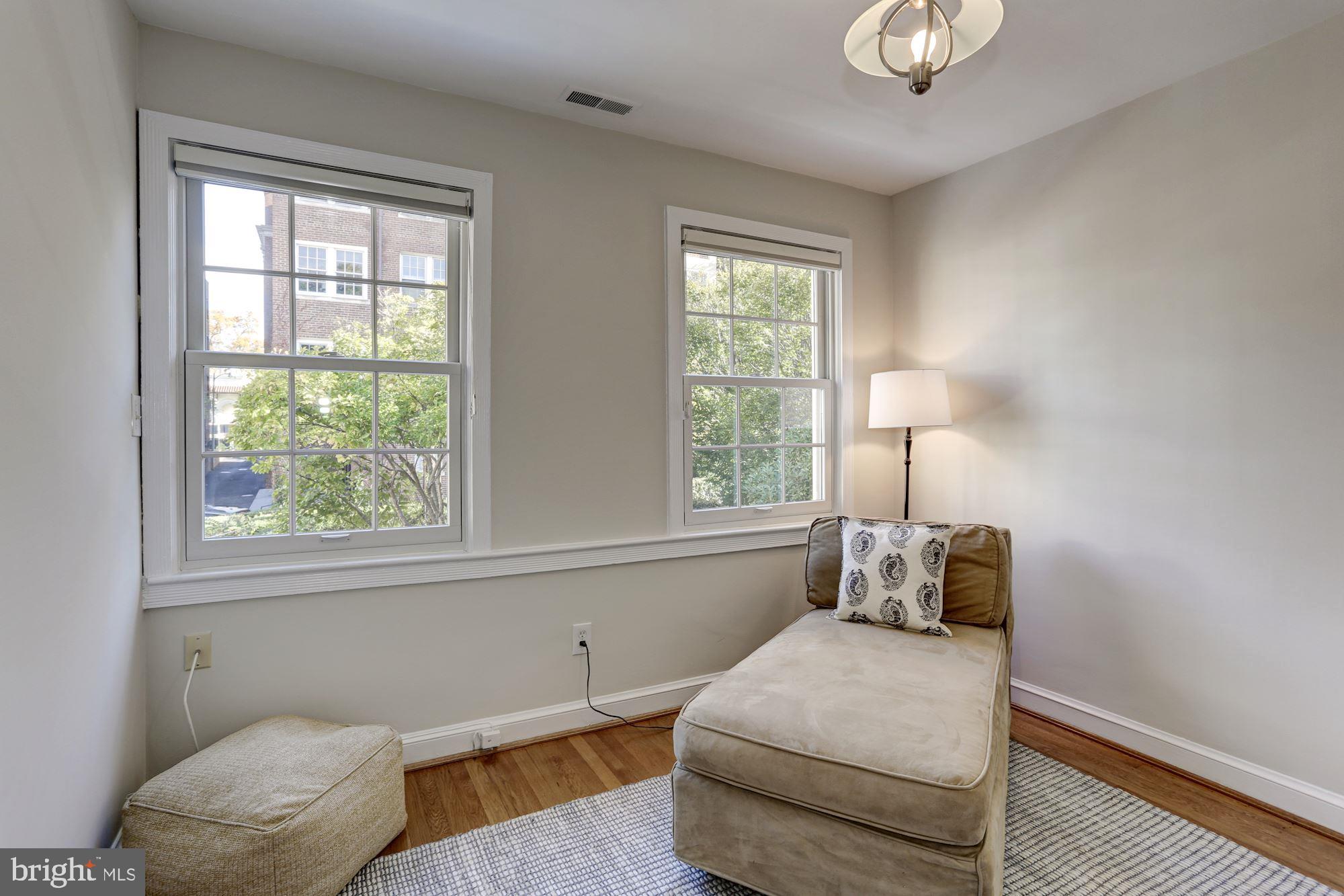 2543 Waterside Drive Northwest Washington, DC 20008 - Photo 28 of 41 Bedroom 3, Reading Room or Sewing Room
