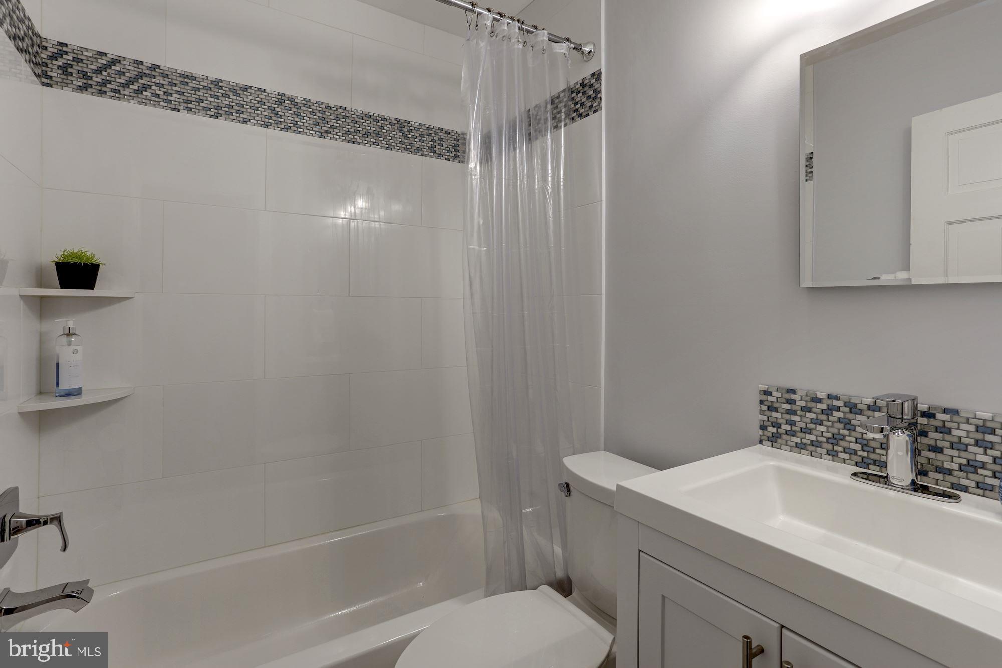 2543 Waterside Drive Northwest Washington, DC 20008 - Photo 31 of 41 Hall Bath