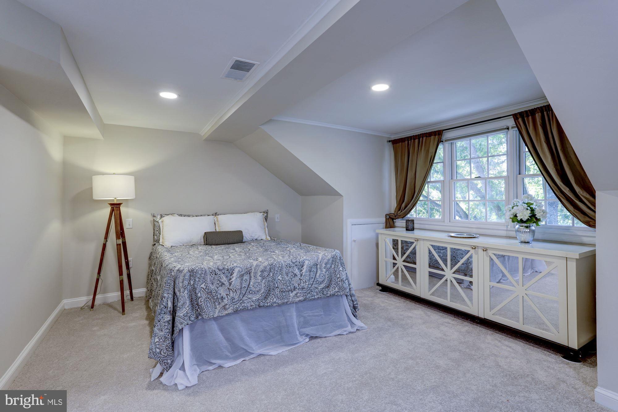 2543 Waterside Drive Northwest Washington, DC 20008 - Photo 33 of 41 4th Level Suite