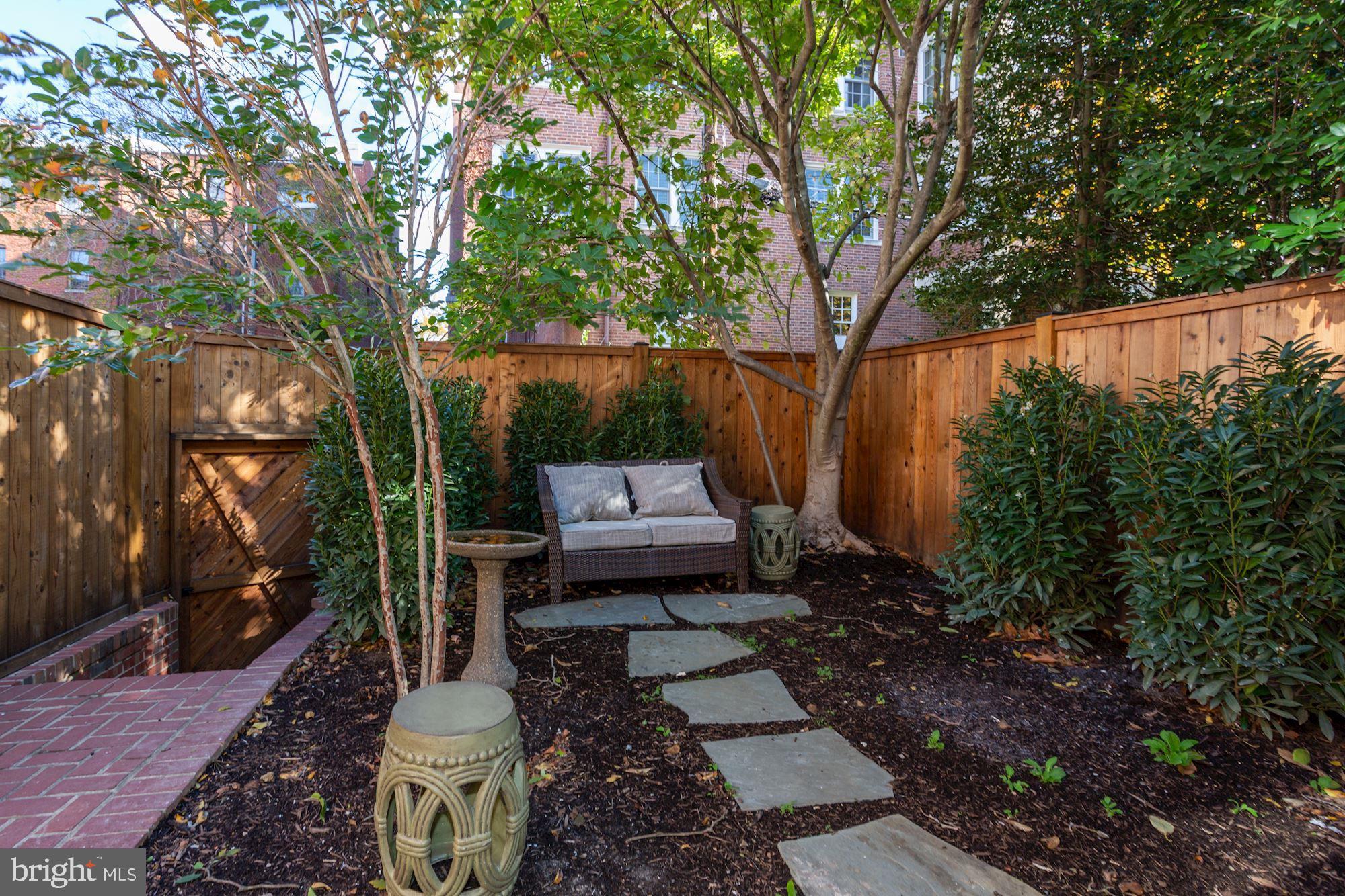2543 Waterside Drive Northwest Washington, DC 20008 - Photo 37 of 41 Sun Drenched Back Yard