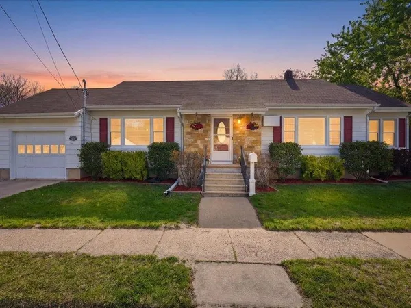 $389,900 | 2109 Clark Street, Middleton, WI 53562