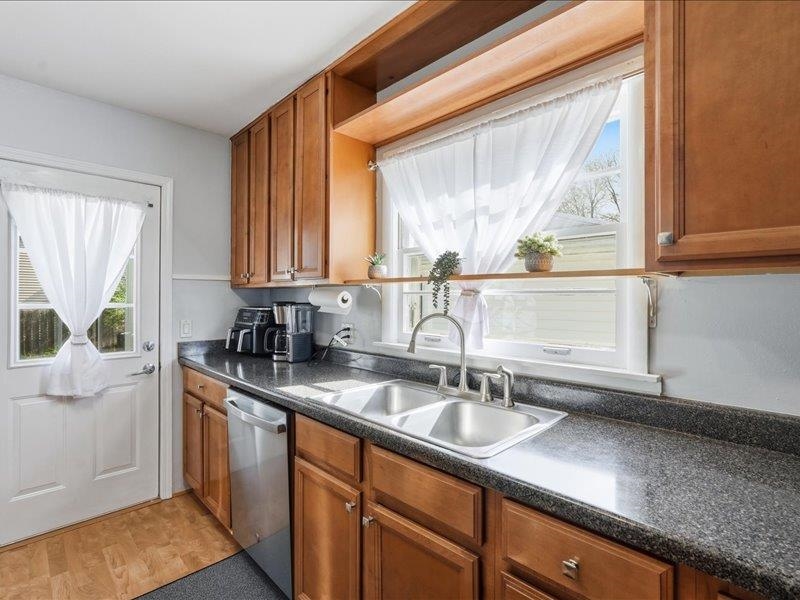 2109 Clark Street Middleton, WI 53562 - Photo 16 of 46